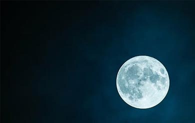 一个人赏月心情诗句 关于夜晚赏月时的古诗词